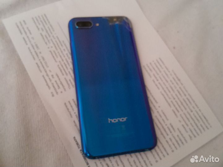 HONOR 10, 4/64 ГБ