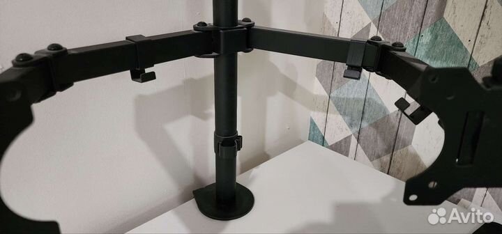 Кронштейн для мониторов