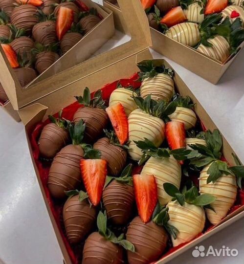 Набор из вкусной клубники в шоколаде