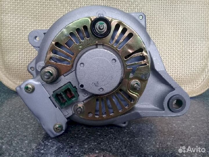 Генератор Новый не оригинал Toyota 2702015050
