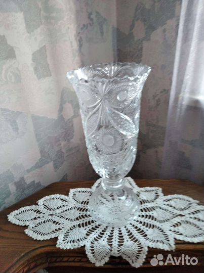 Хрустальная ваза