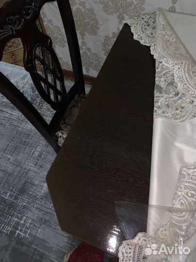 Стол со стульями