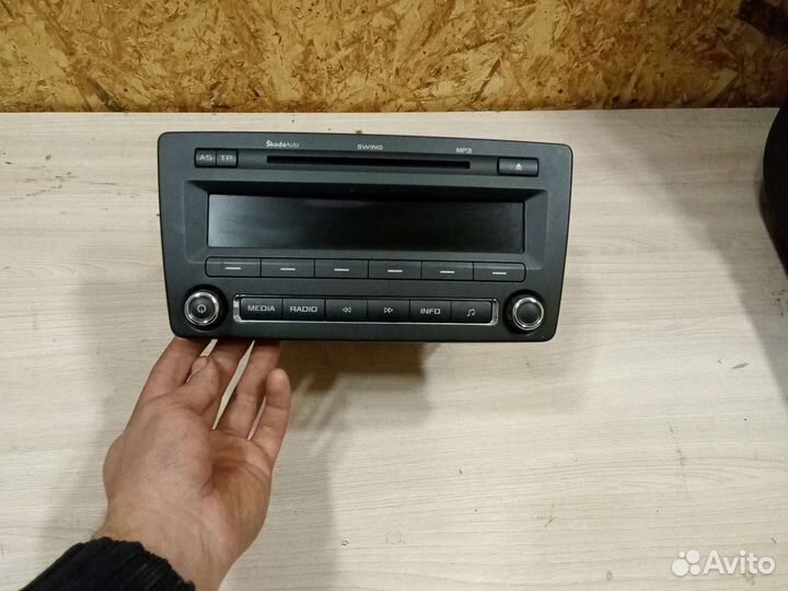 Штатная магнитола на skoda yeti