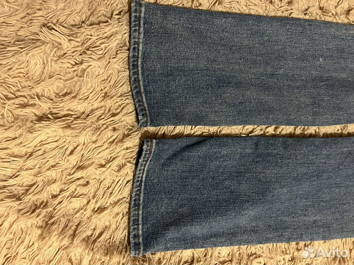 Джинсы Levis