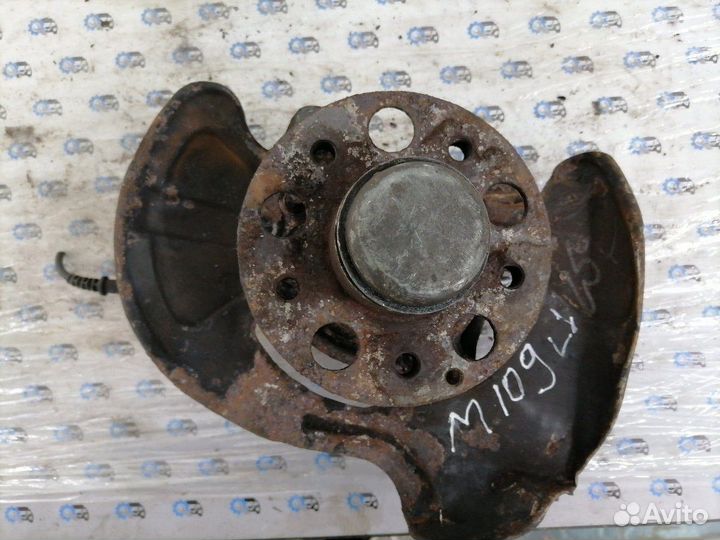 Кулак поворотный передний левый Mercedes W203