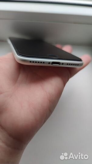 iPhone SE (2020), 64 ГБ