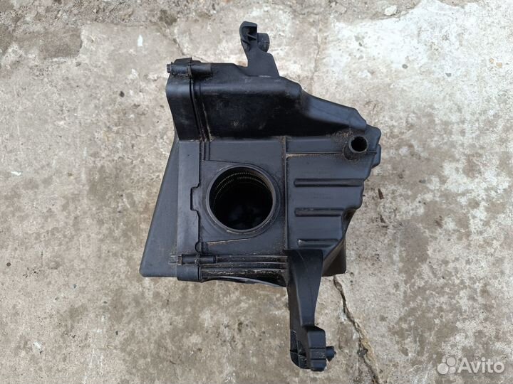 Корпус воздушного фильтра Ford Focus 2