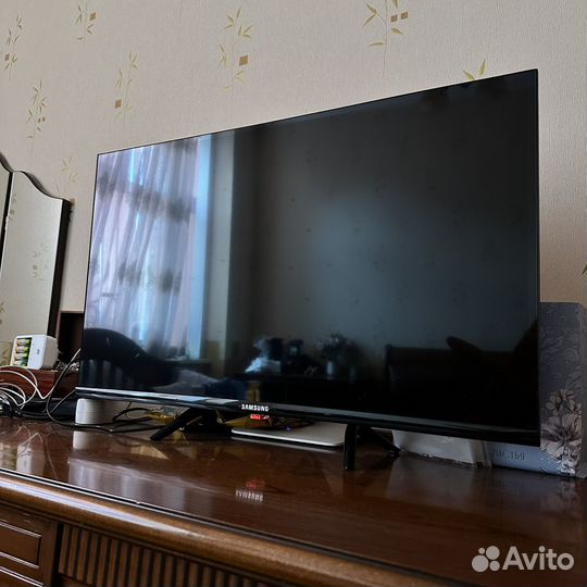 Телевизор samsung SMART tv 35