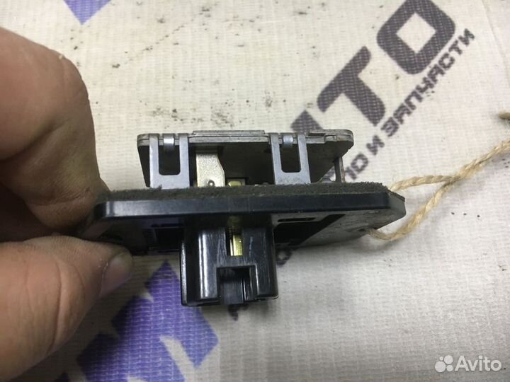 Резистор отопителя Тойота Королла Е150