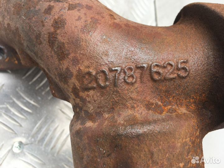 Коллектор выпускной в сборе