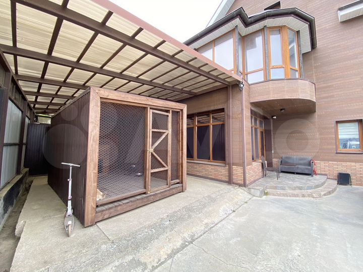 Дом 338 м² на участке 5,9 сот.