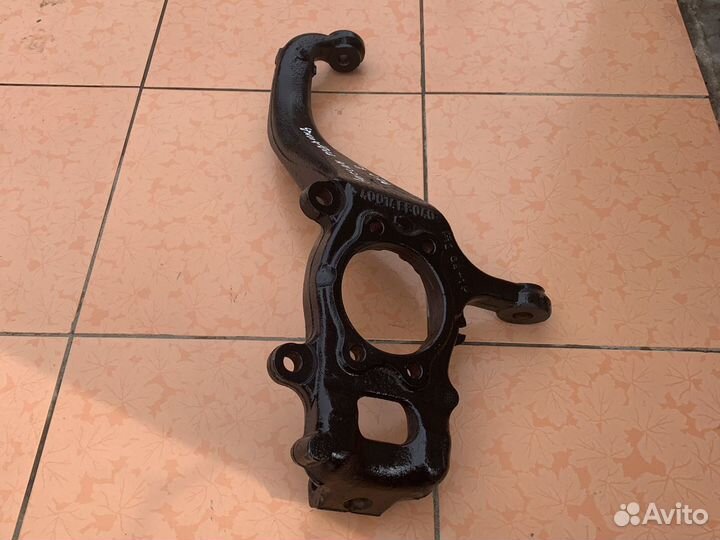 Кулак поворотный передний правый Ниссан Падфайндер