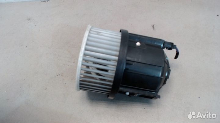 Двигатель отопителя Land Rover Range Rover Evoque