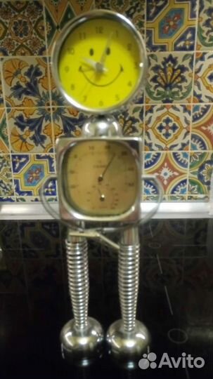 Часы с барометром в образе робота. Сувенир