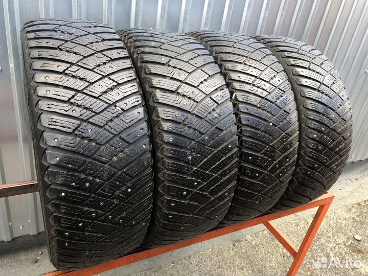 Goodyear Ultragrip Ice Arctic 205/55 R16