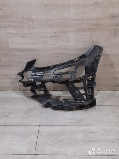 Кронштейн переднего бампера левый Mercedes C Class