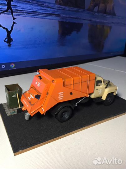 Коллекционная модель-газ-53,мусоровоз