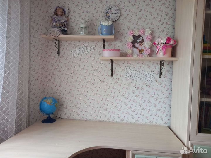 Угловой письменный стол