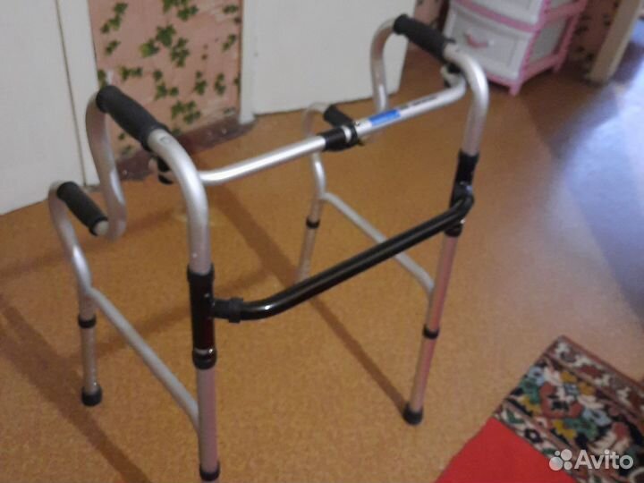 Ходунки для взрослых инвалидов