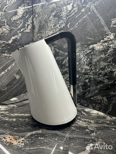 Чайник электрический Bugatti