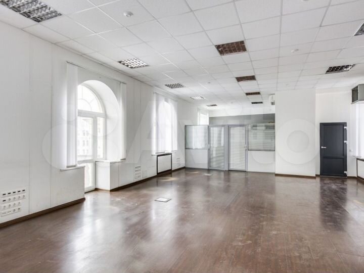 Продам офисное помещение, 833 м²