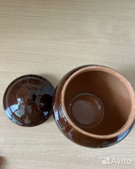 Глиняный горшок (емкость)