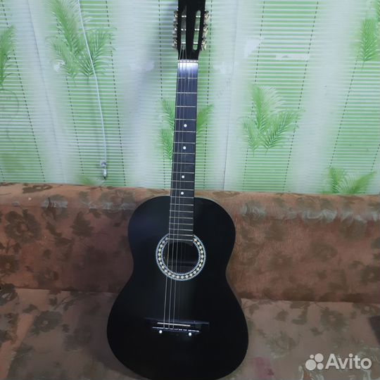 Гитара акустическая 6струнка