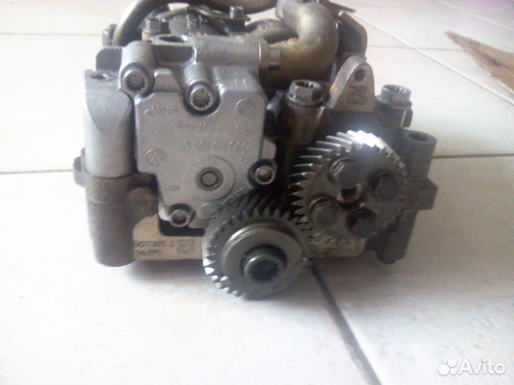 Масляный насос Volkswagen Passat B6 Двигатель BKP