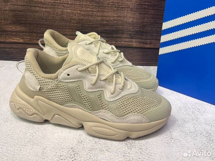 Кроссовки adidas ozweego бежевые