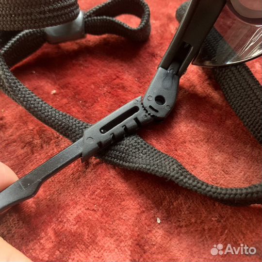 Солнцезащитные очки с шнурком