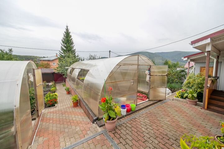 Коттедж 275 м² на участке 10 сот.