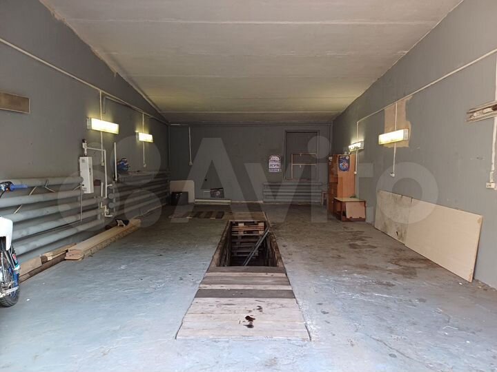 Гараж, > 30 м²