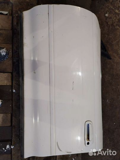 Передняя дверь Toyota Mark 2