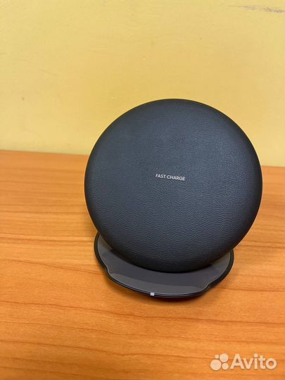 Беспроводная зарядка samsung EP-PG950