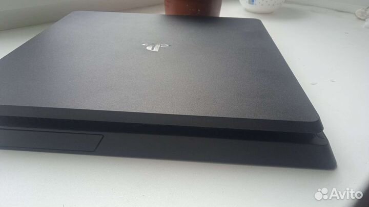 Sony playstation 4 slim