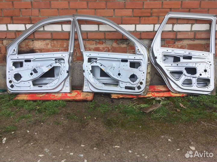 Двери на LADA гранту