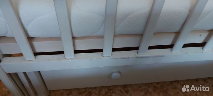 Детская кроватка Лаура с маятником и матрасом