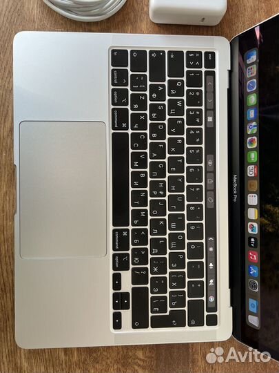 Macbook pro 13 2020 i5 8 512