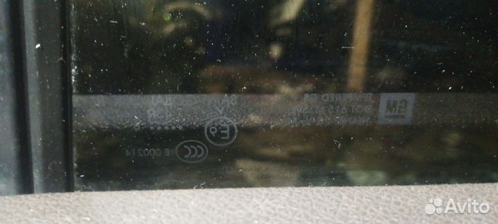 Стекло двери задней правой форточка (Cadillac SRX)