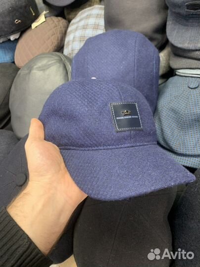 Полукласика,бомбящие кепки,стильные,цены разные