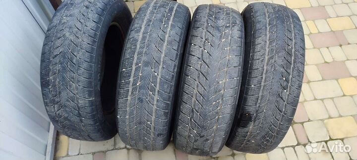 Davanti Wintoura 215/65 R16 98H