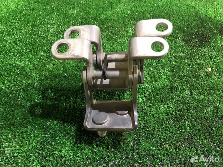 Петля двери багажника задняя Ssangyong Actyon