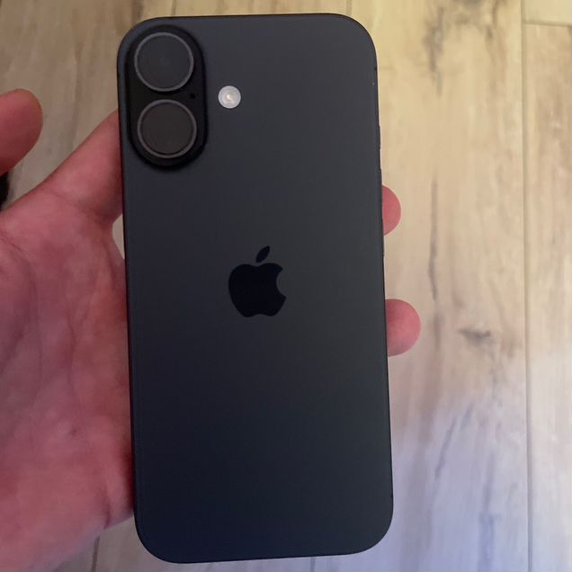 iPhone 17, 256 ГБ, SIM + eSIM
