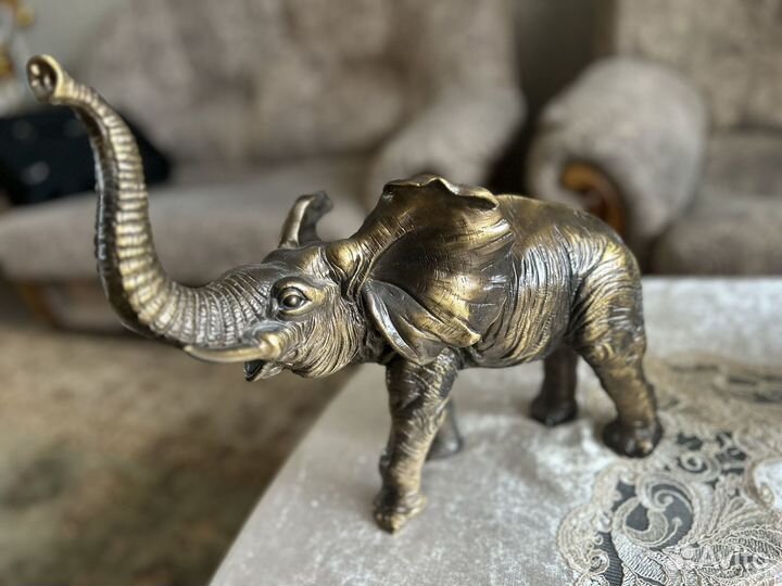 Фигурка слон