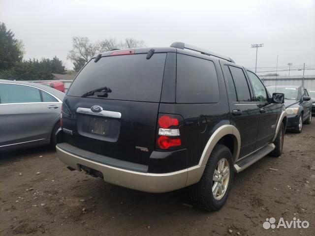 В разборе Ford Explorer 4