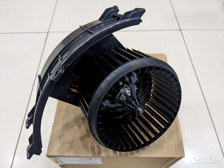 Мотор отопителя Transporter/Multivan/Caravelle