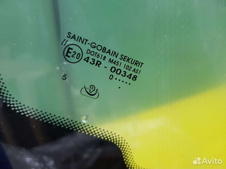 Стекло лобовое Nissan Qashqai J11 727004EA1B