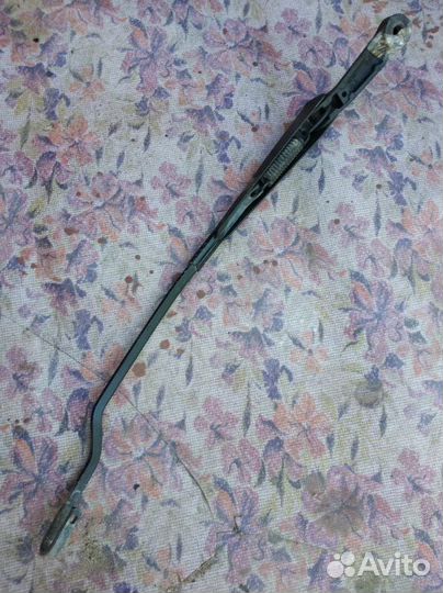 Поводок стеклоочистителя передний левый Volkswagen