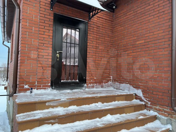 Дом 220 м² на участке 16,8 сот.