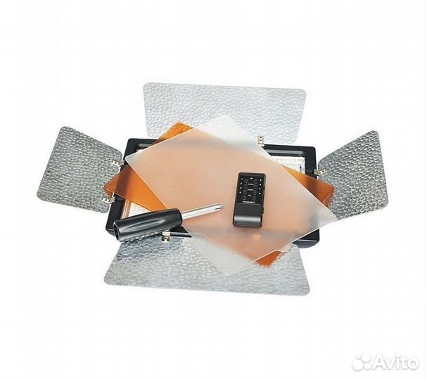 Светодиодный осветитель Yongnuo YN-900 L LED 5500K